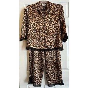 Morgan Taylor Intimates Leopard Print Medium Sleepwear Set